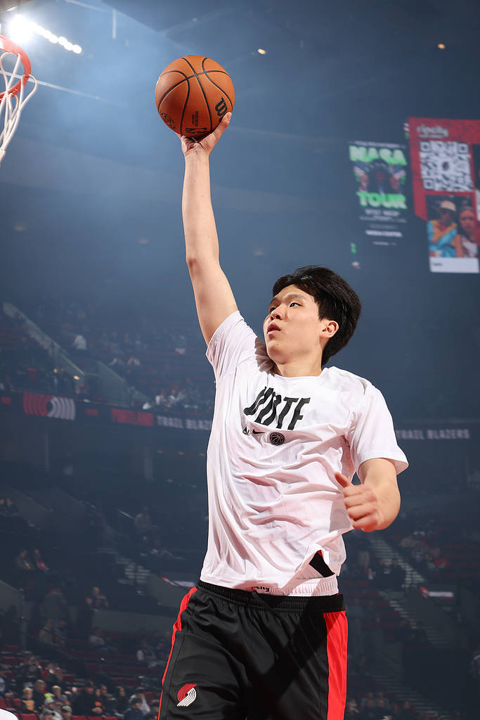 皇冠信用網去哪里弄
_杨瀚森未登场艾顿29+10 湖人BIG3全歇击败开拓者