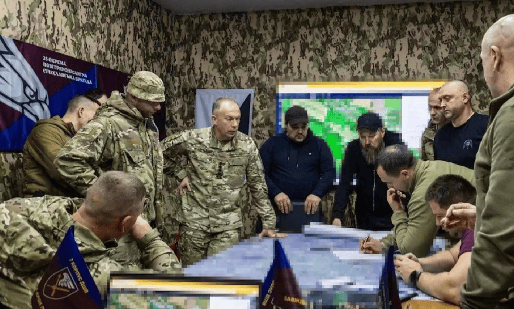 皇冠足球_俄罗斯大捷！乌军法械旅在红军城举了白旗皇冠足球，泽连斯基与瑟尔斯基爆内讧