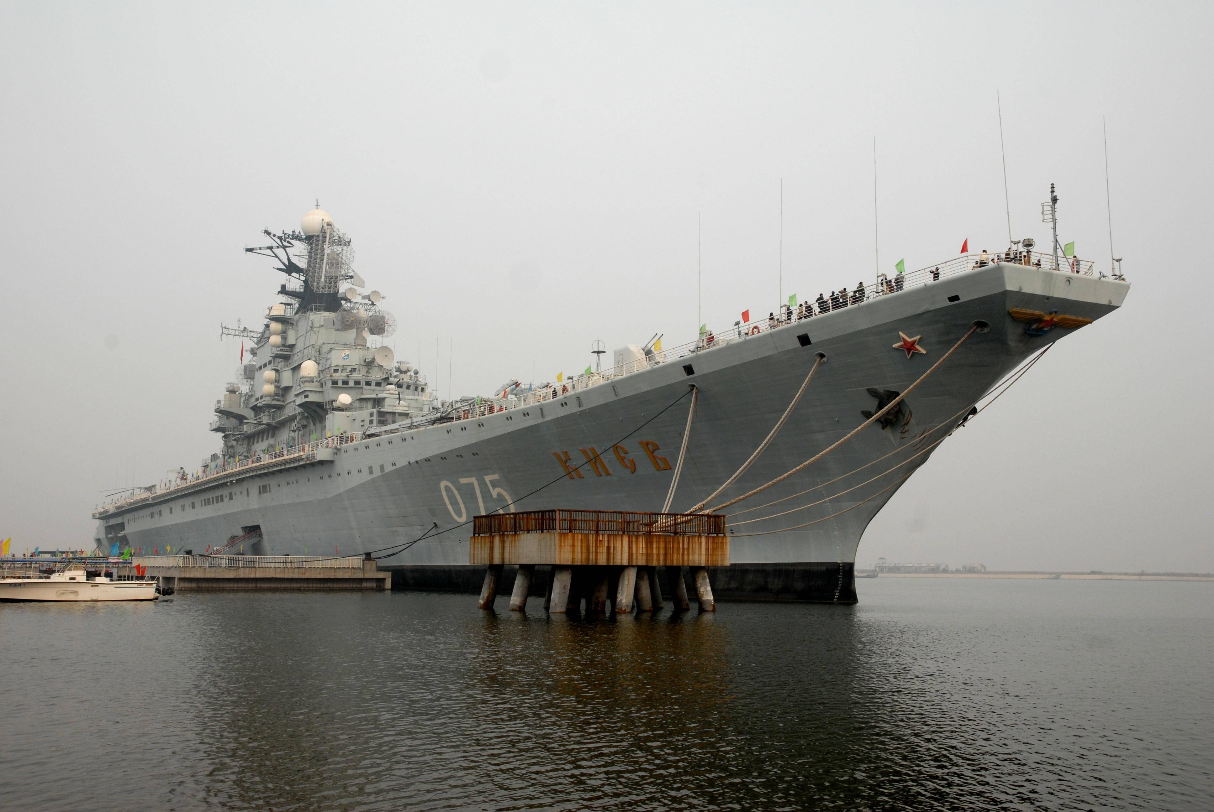 皇冠登3管理出租
_美媒：世界都被骗了皇冠登3管理出租
，中国偷偷打造10艘航母，8艘做好了战斗准备