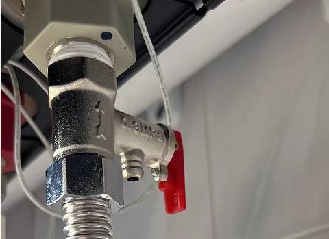 皇冠官网_滚烫的水皇冠官网,从头流到脚!今晚洗澡前紧急提醒!