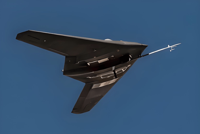 皇冠2登录welcome_睡梦中的“斩首”:马杜罗为何没能跑进那道钢门皇冠2登录welcome?细节骇人听闻