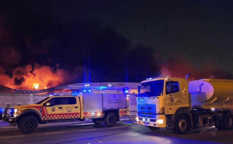 正网皇冠信用网 _破釜沉舟！伊朗发射子母弹猛轰正网皇冠信用网 ，击落37架无人机，中东被炸成火海