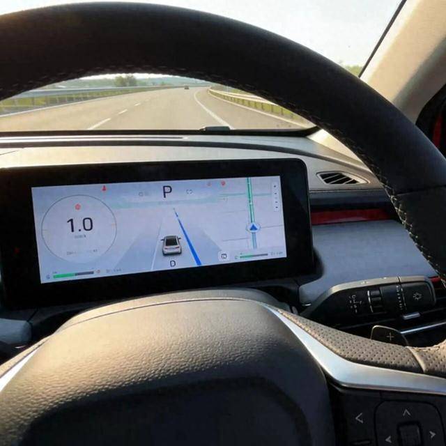 皇冠信用网去哪里弄_“我以为奔驰E300会自动减速”皇冠信用网去哪里弄,男子称开启辅助驾驶跑高速出事故车辆贬值,4S店:操作不当