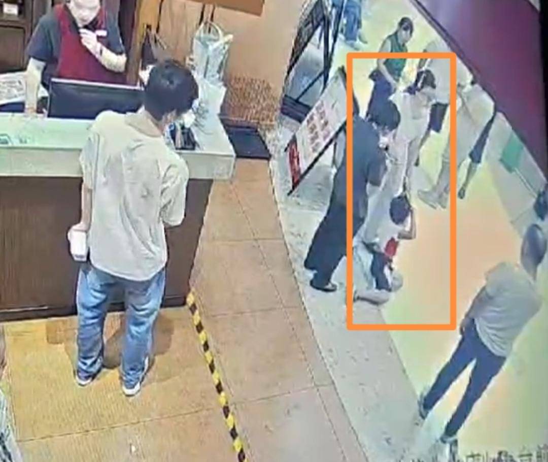 正版皇冠信用网出租_长沙4岁男童事件女子半天涨粉5000正版皇冠信用网出租，其微博抖音账号均已“禁止关注”