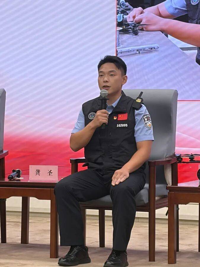 皇冠登3代理申请_一对来武汉旅游的夫妻准备用无人机航拍机场周边风景皇冠登3代理申请，设备刚开机就被发现，警方披露