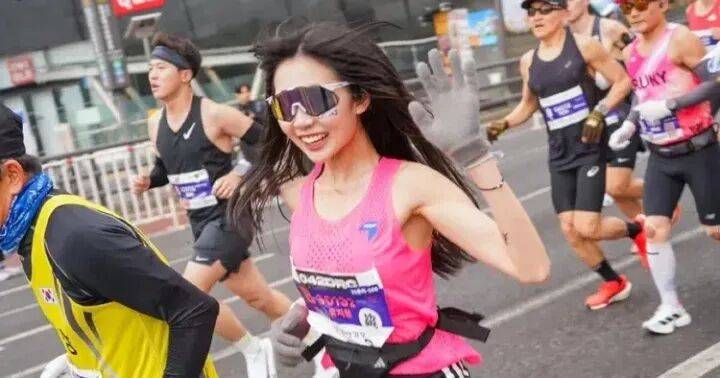 皇冠信用网出租足球_25岁女网红参加首尔马拉松比赛时不幸离世皇冠信用网出租足球，倒下时离终点只剩497米……