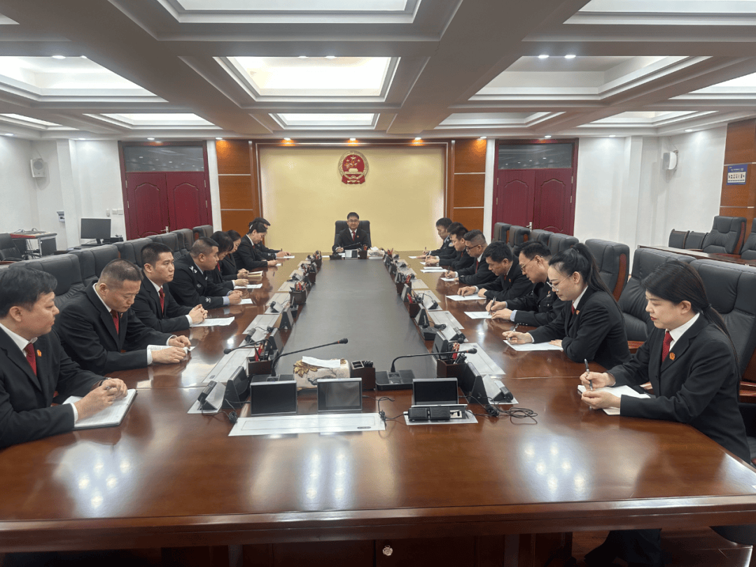 皇冠aghga039
_赓续红色长征血脉 淬炼司法担当初心——密山市人民法院第二党支部开展红色经典读书交流主题党日活动