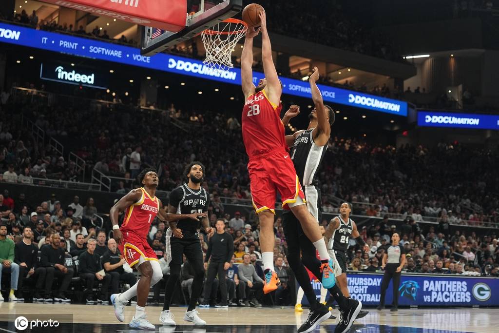 皇冠投注_阿门封盖文班拒绝平申京29+7 杜兰特20分火箭送马刺连败